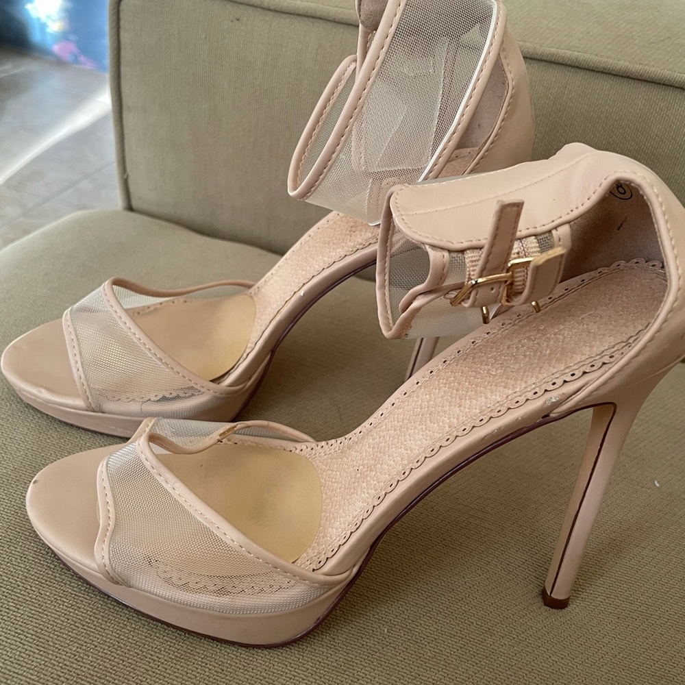 Nude heels size 8